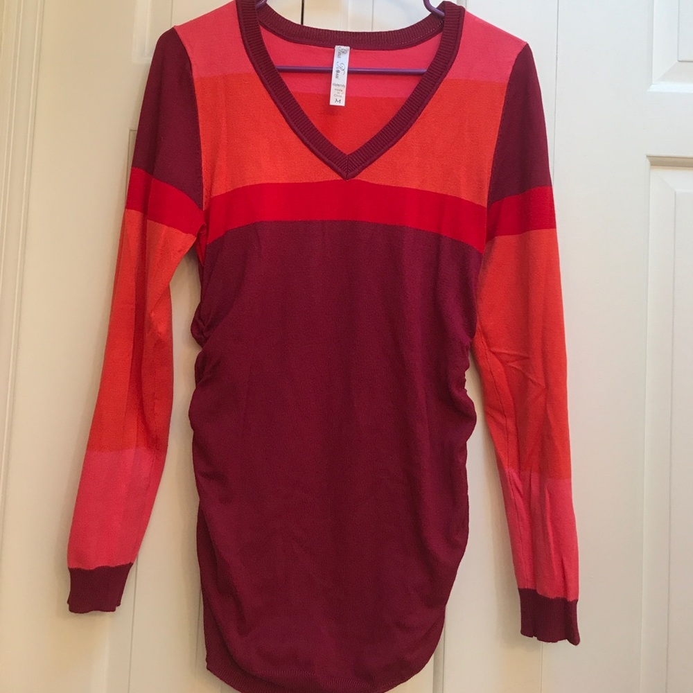 Red colorblock tunic length sweater